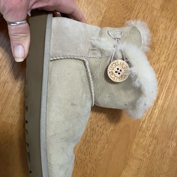UGG Boots, Sz 7, some wear - Picture 2 of 8